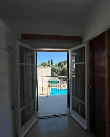Avgoustina Venus Benitses (Corfu)